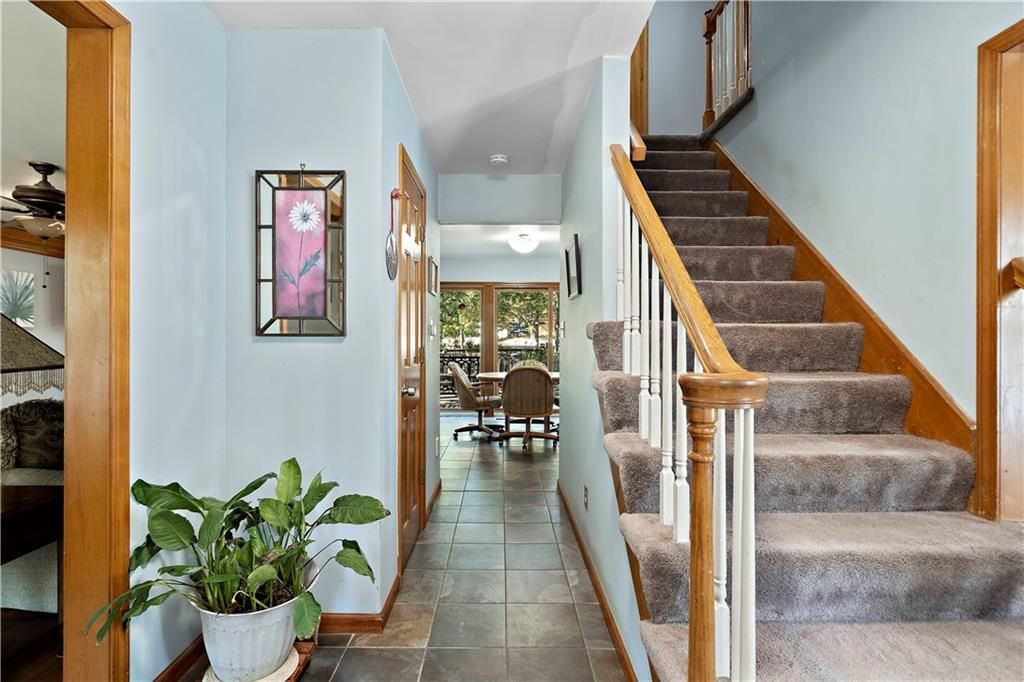 804 NE Mary Court — photo 6
