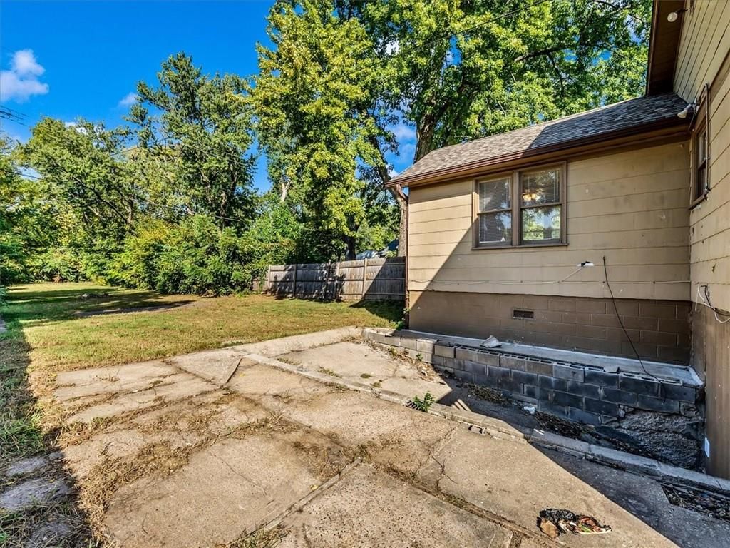 1926 S Evanston Avenue — photo 9