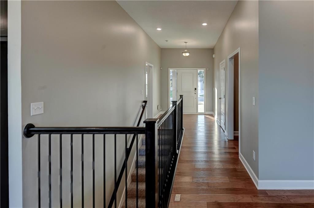 18907 Skyview Lane — photo 2