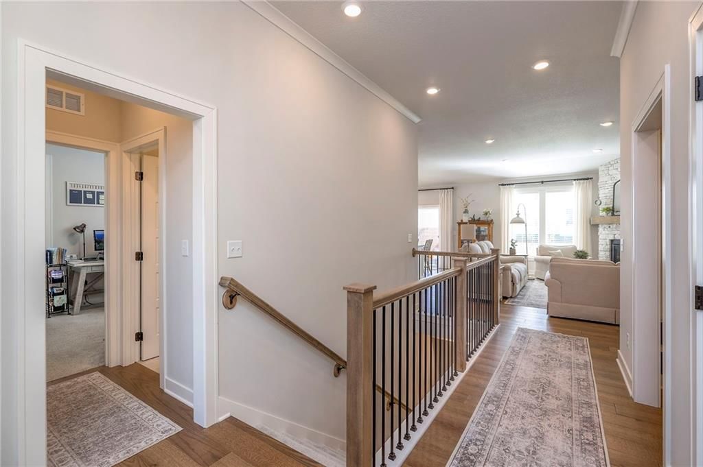 537 SE Carter Road — photo 4