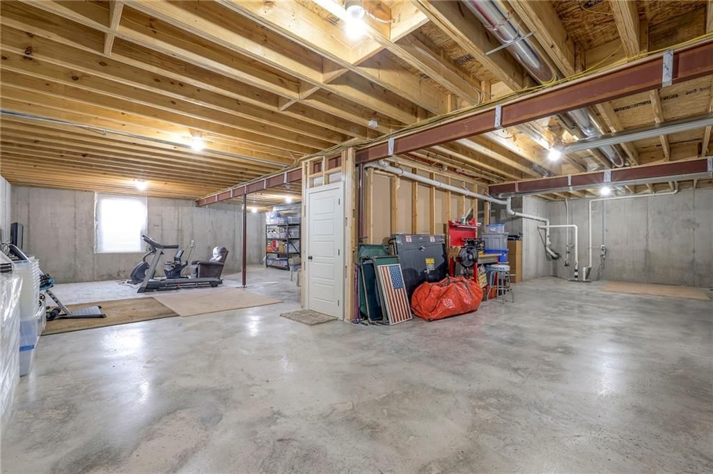 537 SE Carter Road — photo 33