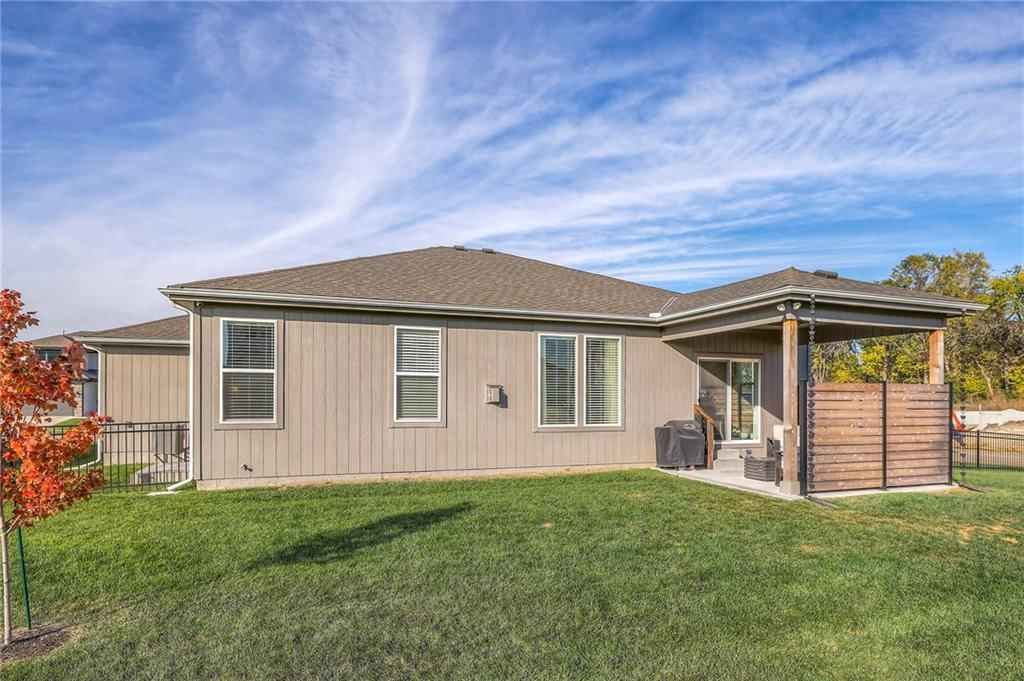 537 SE Carter Road — photo 35