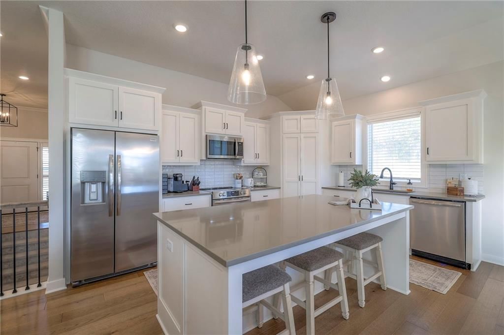 537 SE Carter Road — photo 6