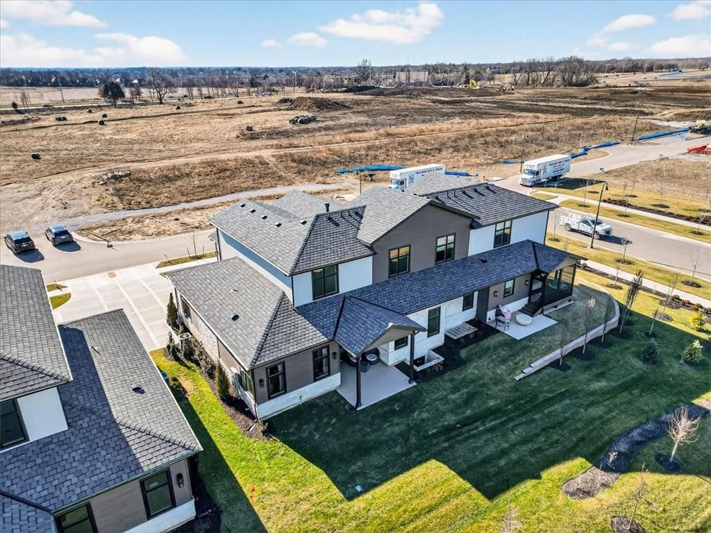 2856 W 133rd Terrace, Leawood, KS
