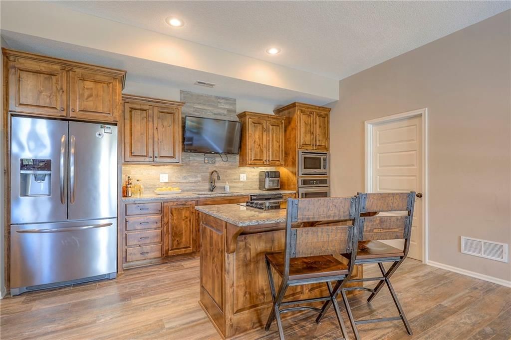 4504 Brownridge Street — photo 32