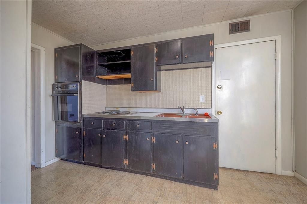 907 E 59th Street E — photo 17