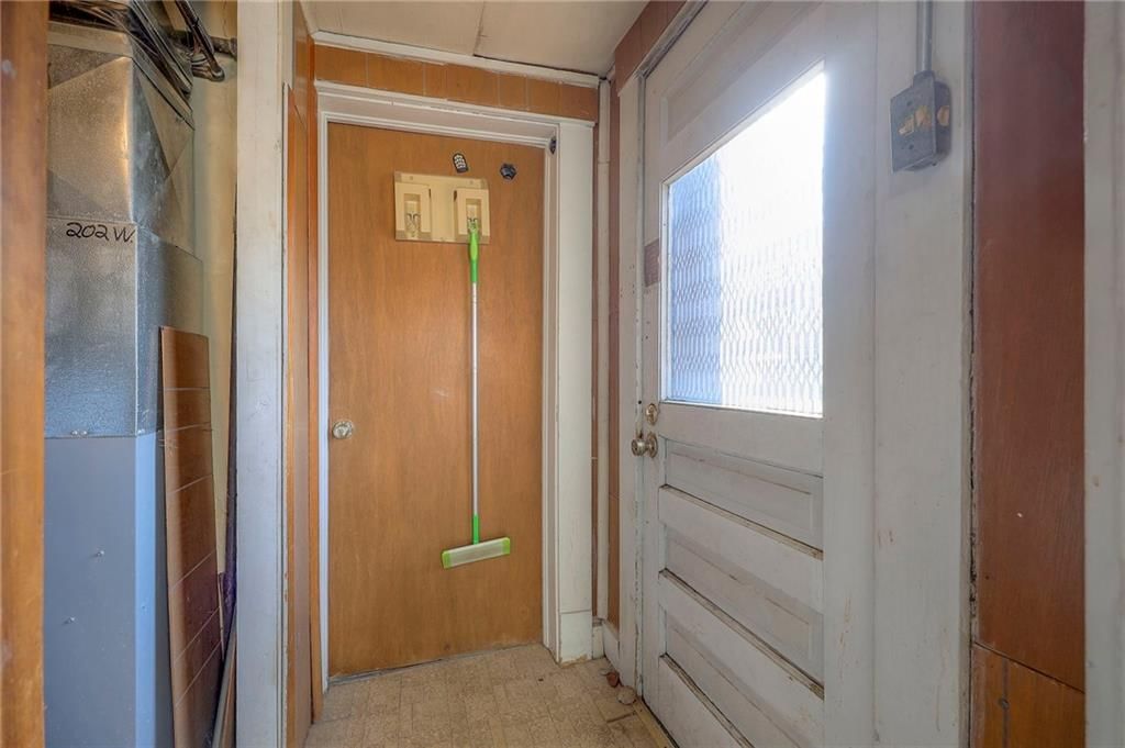 907 E 59th Street E — photo 21