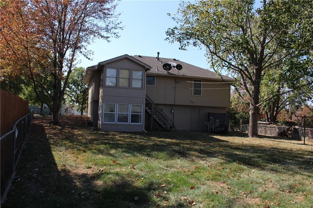 15530 Elm Street — photo 10