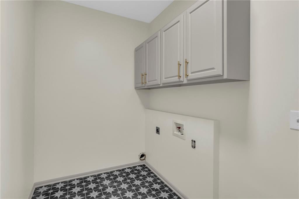 1018 Maple Woods Drive — photo 16