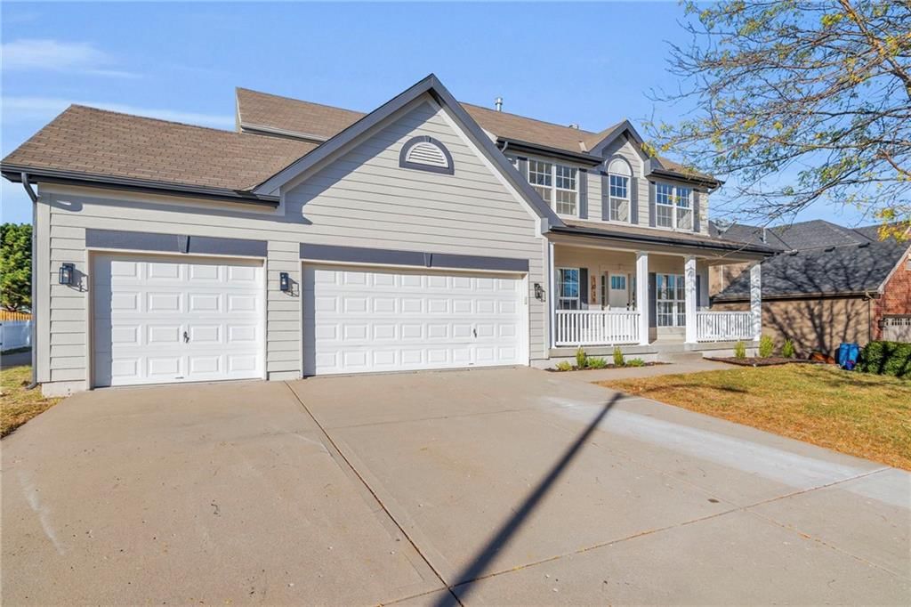 1018 Maple Woods Drive — photo 3