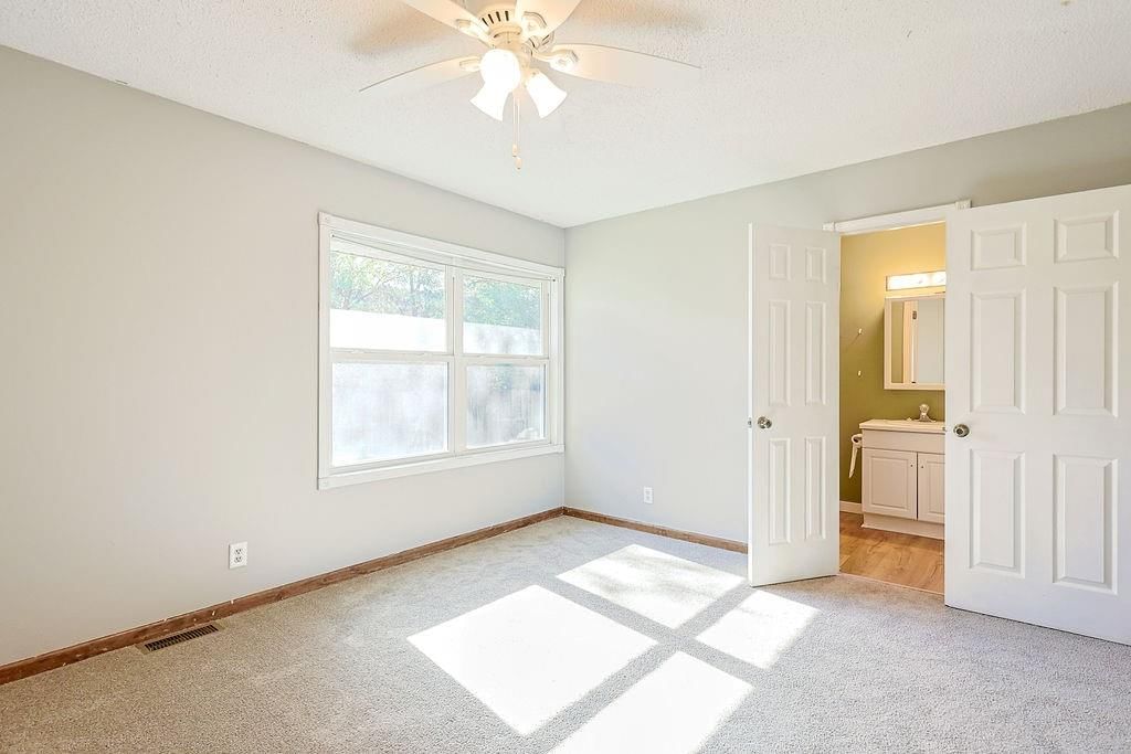 726 W Torrance Circle — photo 11