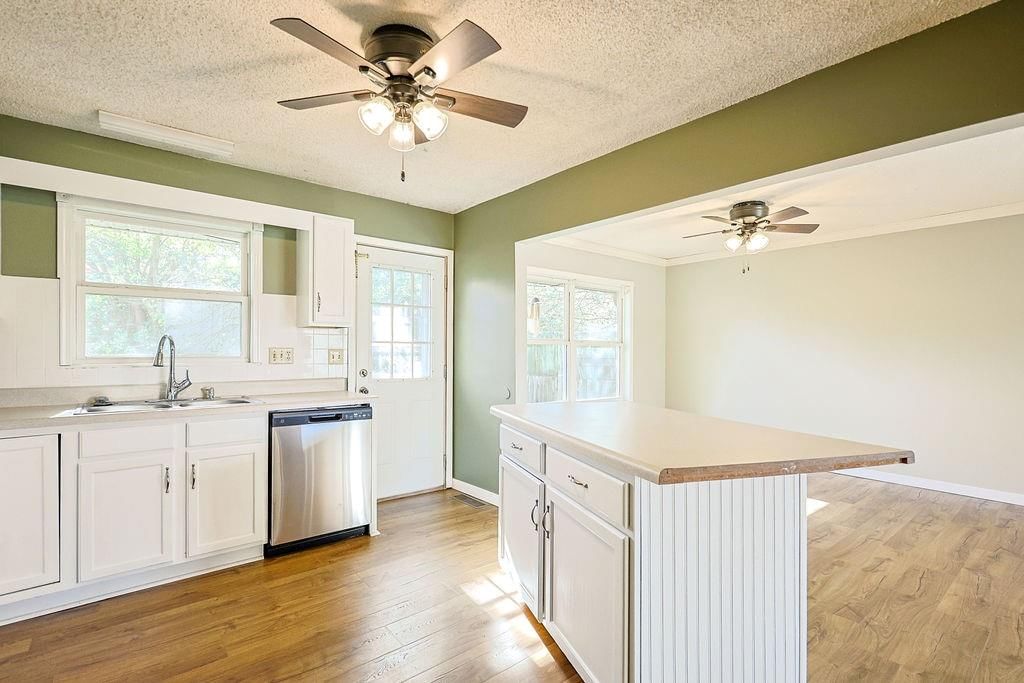 726 W Torrance Circle — photo 9