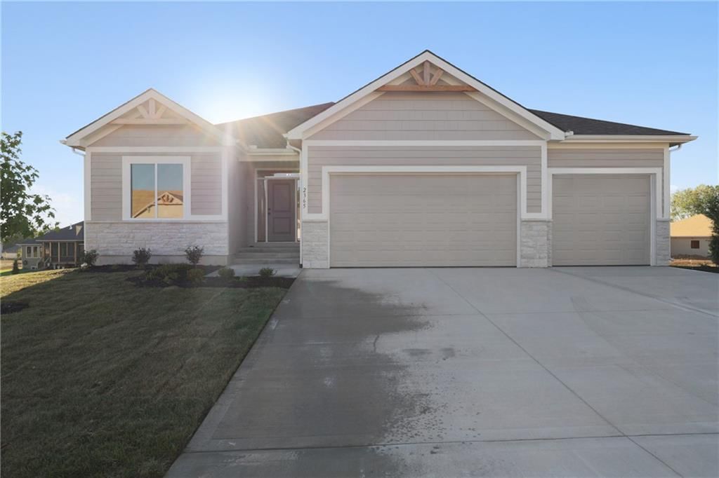 2357 NE Colonnade Avenue, Blue Springs, MO