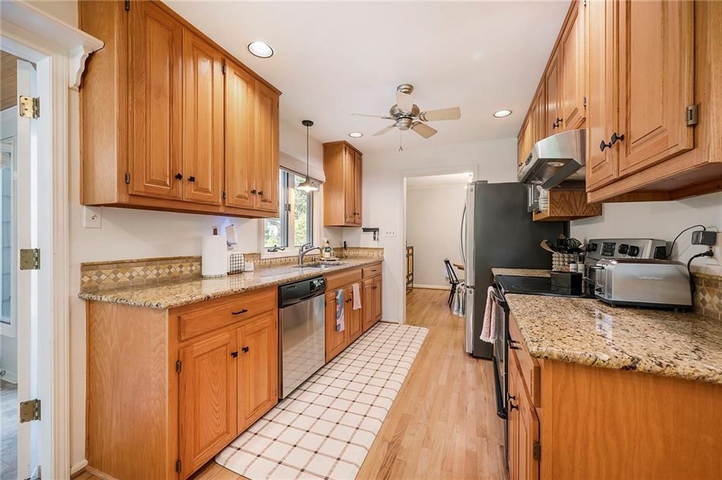 5924 W 62nd Street — photo 11