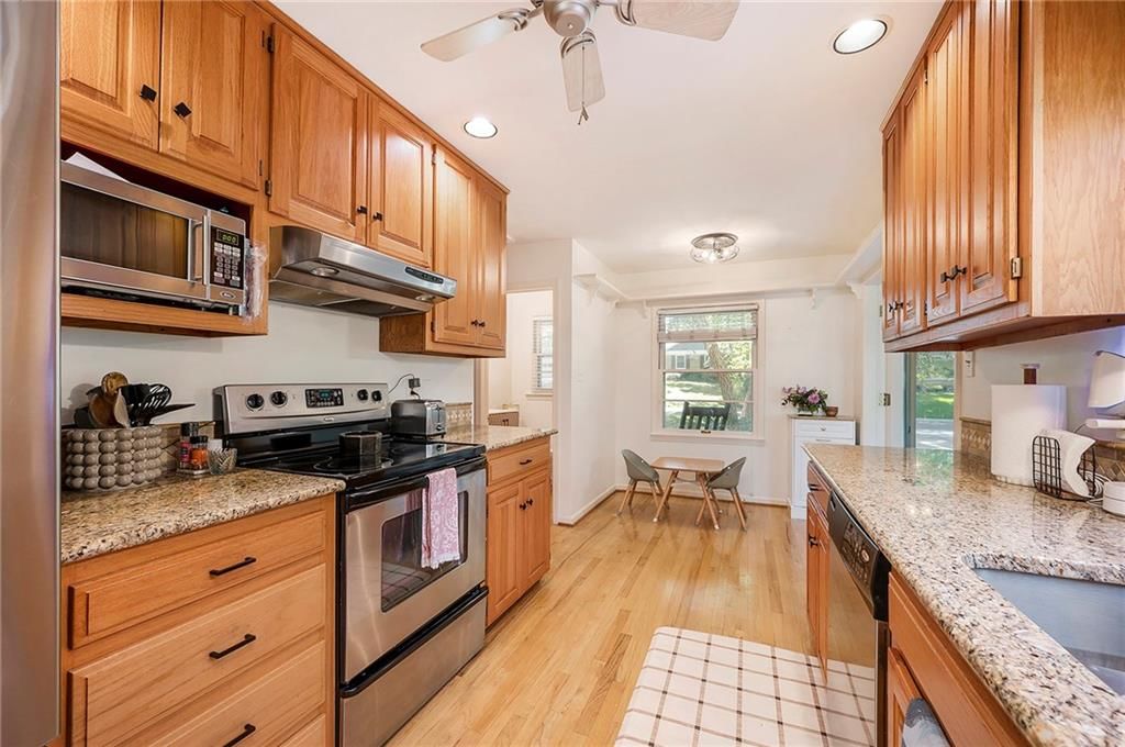 5924 W 62nd Street — photo 12