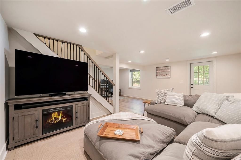 5924 W 62nd Street — photo 25