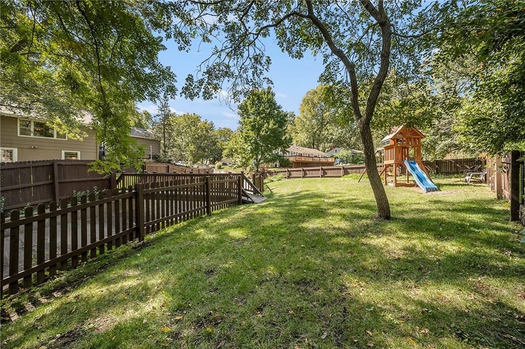 5924 W 62nd Street — photo 35