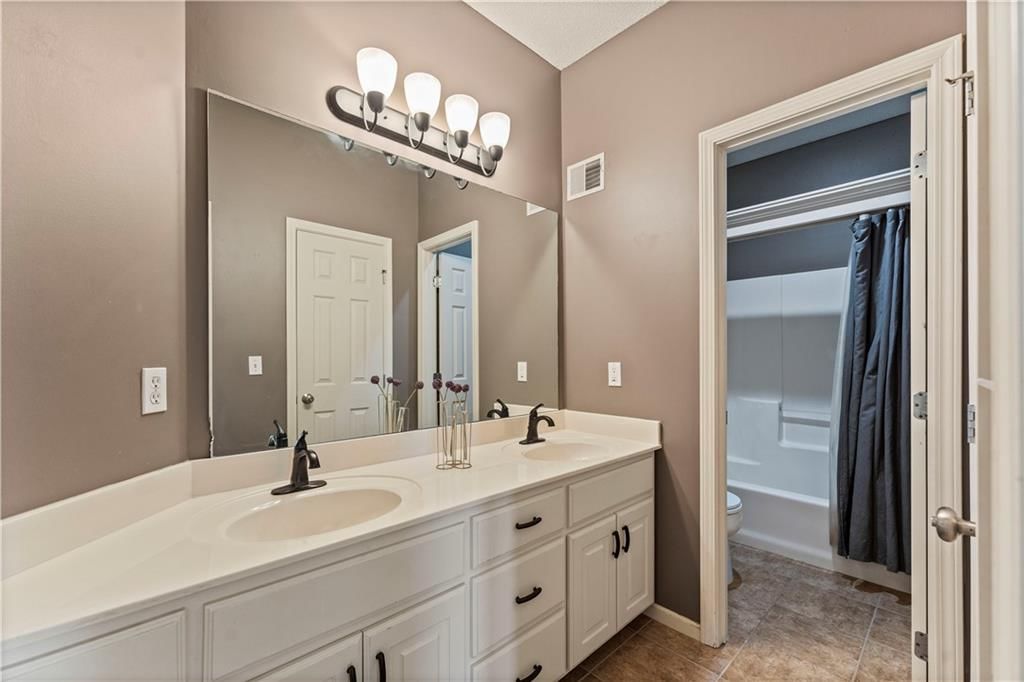 11677 S Marion Street — photo 18