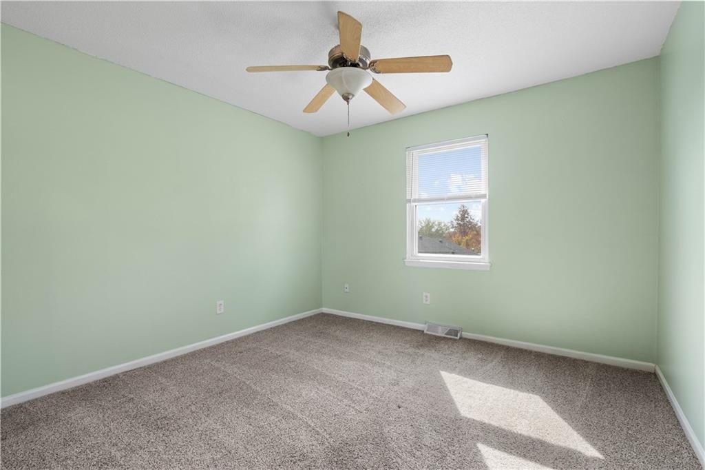 8710 N Chatham Avenue — photo 9
