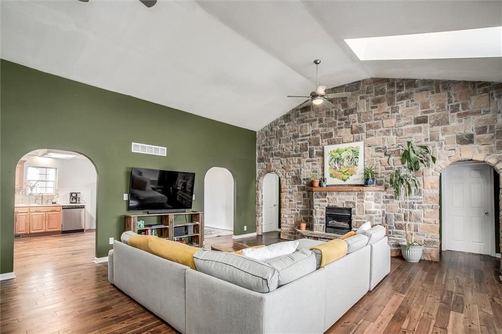 403 S Jackson Street — photo 4