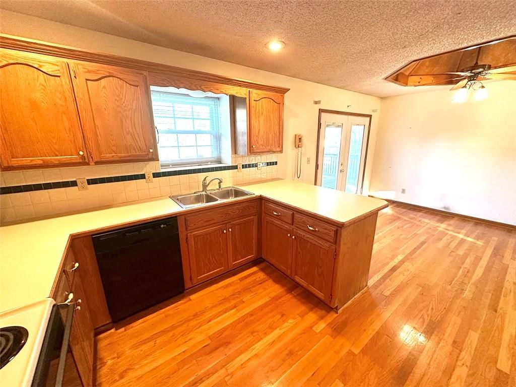 1329 Burgandy Lane — photo 58