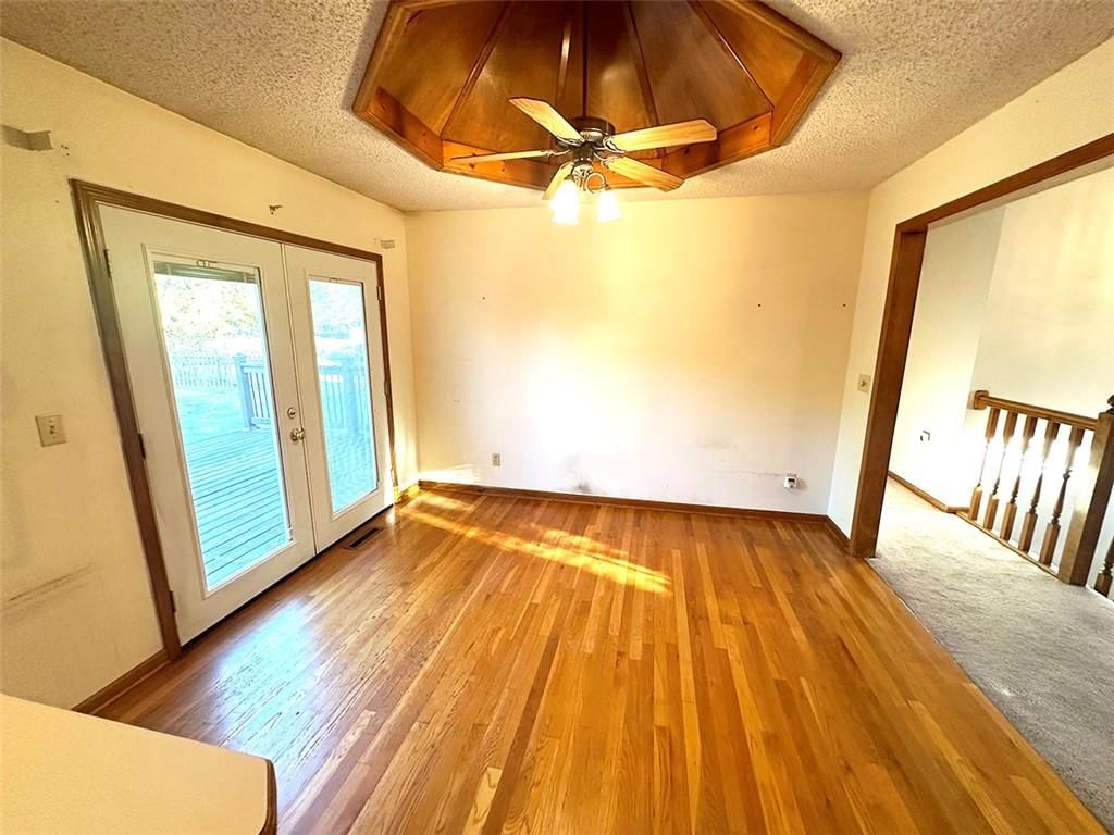1329 Burgandy Lane — photo 8
