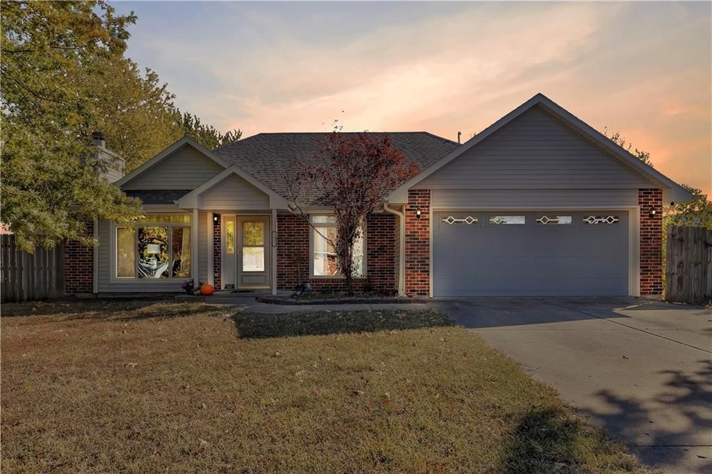 1001 Coventry Drive — photo 2