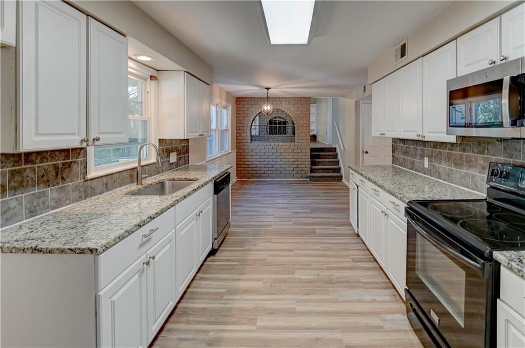 1649 E SUNVALE Drive — photo 34