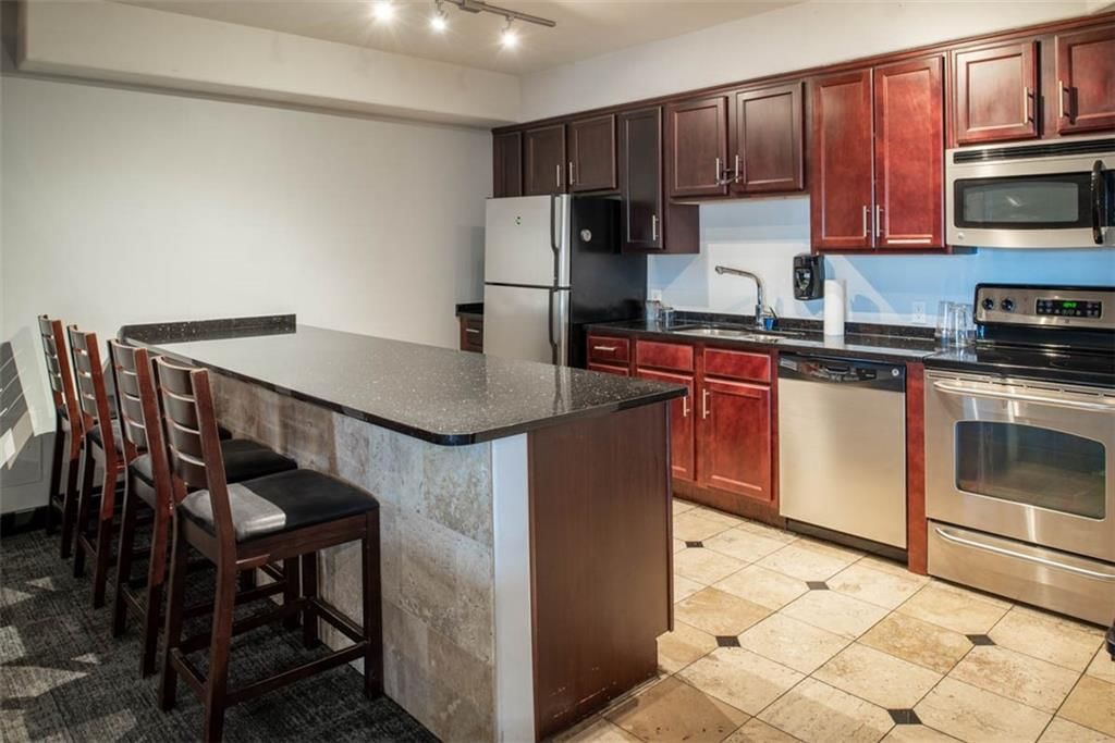 700 E 8th Street — photo 35