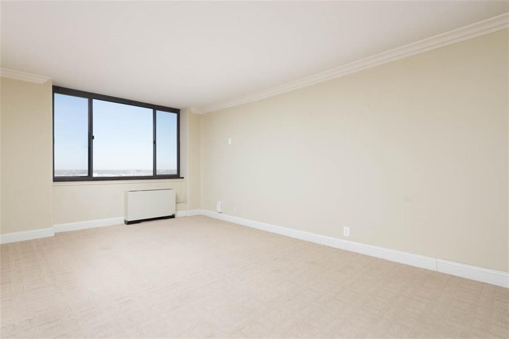 700 E 8th Street — photo 10