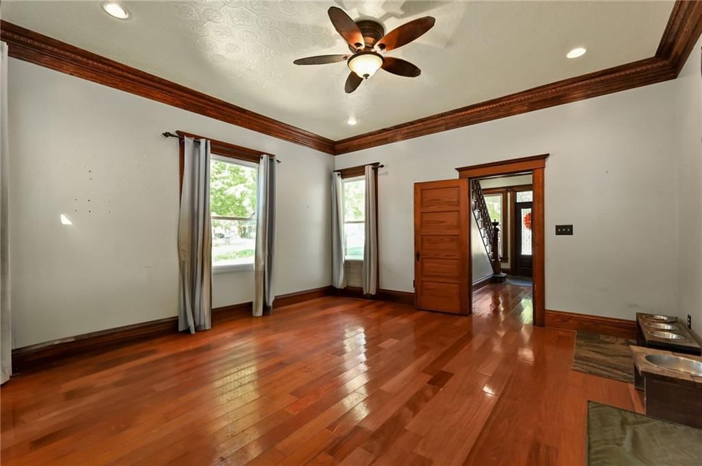 210 W Morgan Street — photo 23