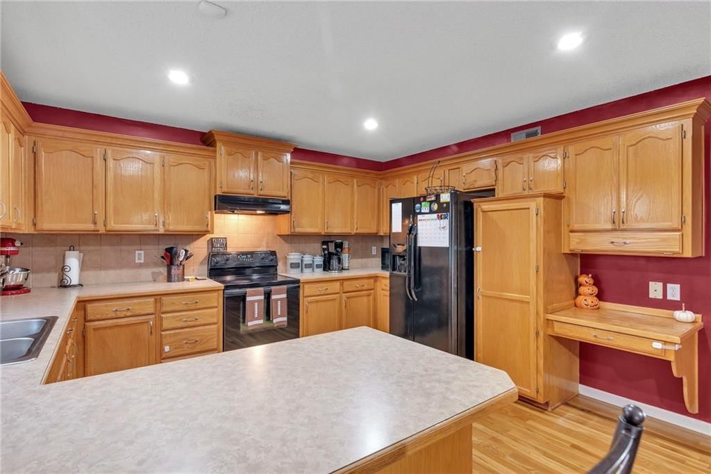 727 Corrington Drive — photo 9