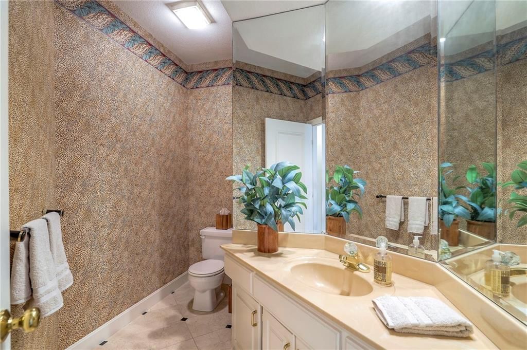 3948 W 131st Terrace — photo 36
