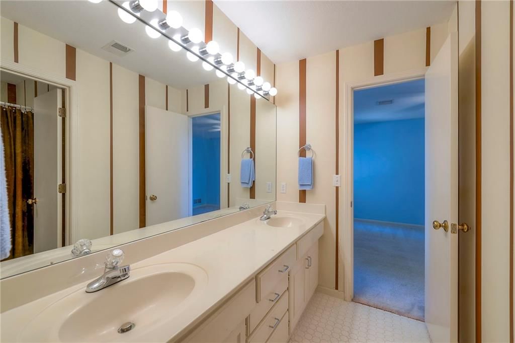 3948 W 131st Terrace — photo 59