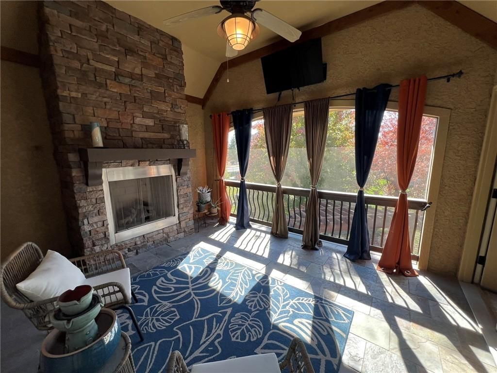 22305 W 59th Street — photo 3