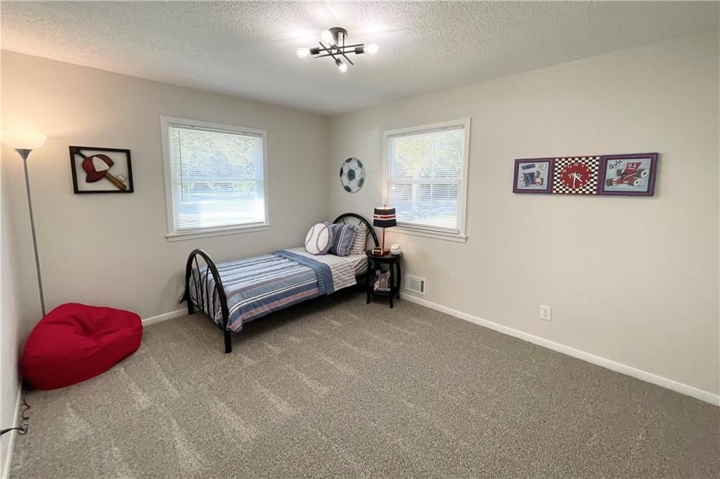 5043 N Woodland Avenue — photo 12