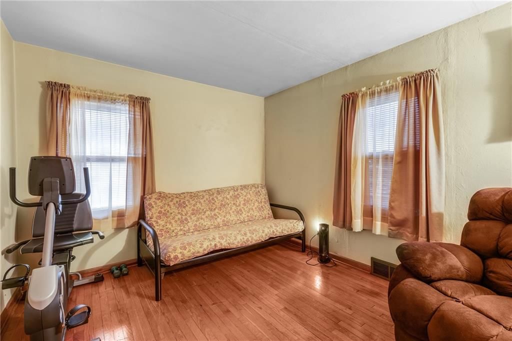 4702 Farley Avenue — photo 17