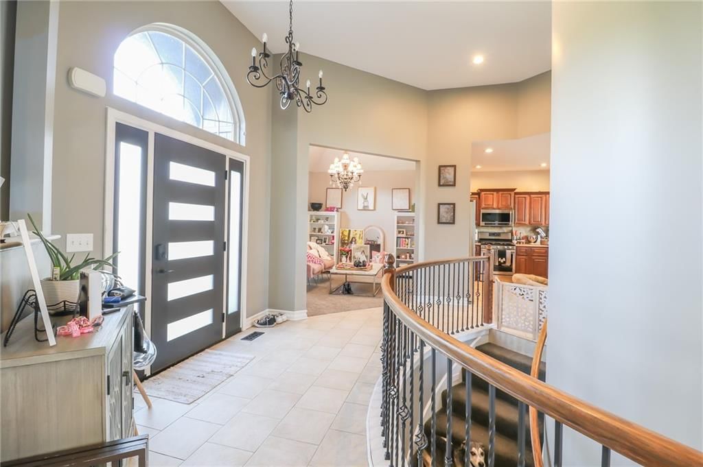 705 SW Joseph Circle — photo 2