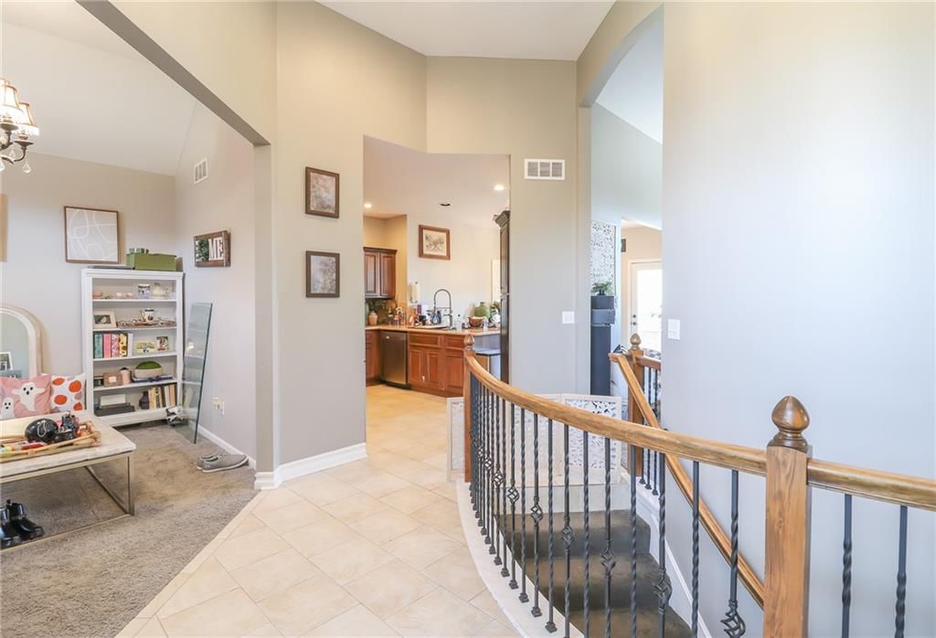 705 SW Joseph Circle — photo 8