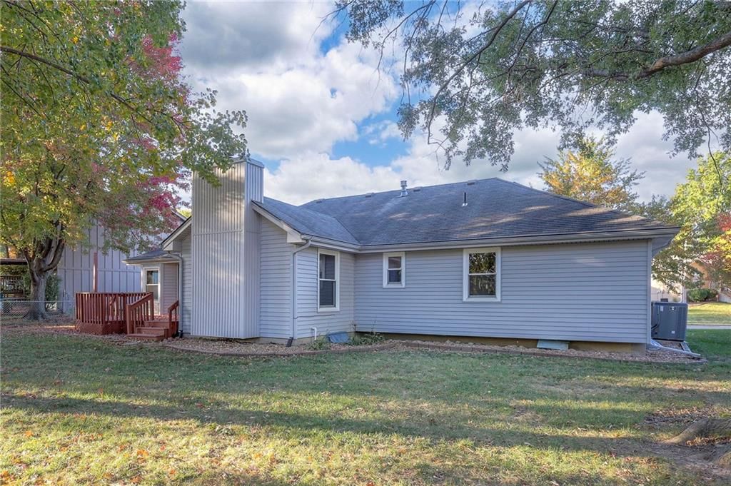 1113 SW Huntington Drive — photo 5