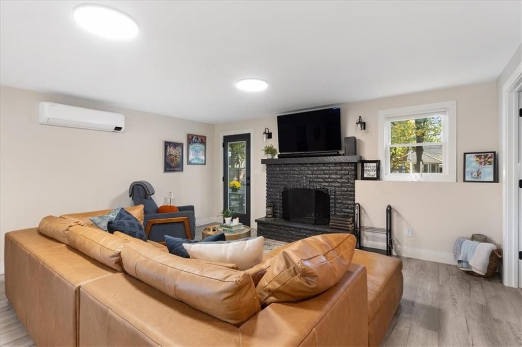9757 Glenwood Street — photo 29