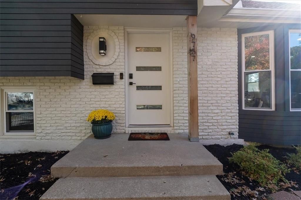 9757 Glenwood Street — photo 5