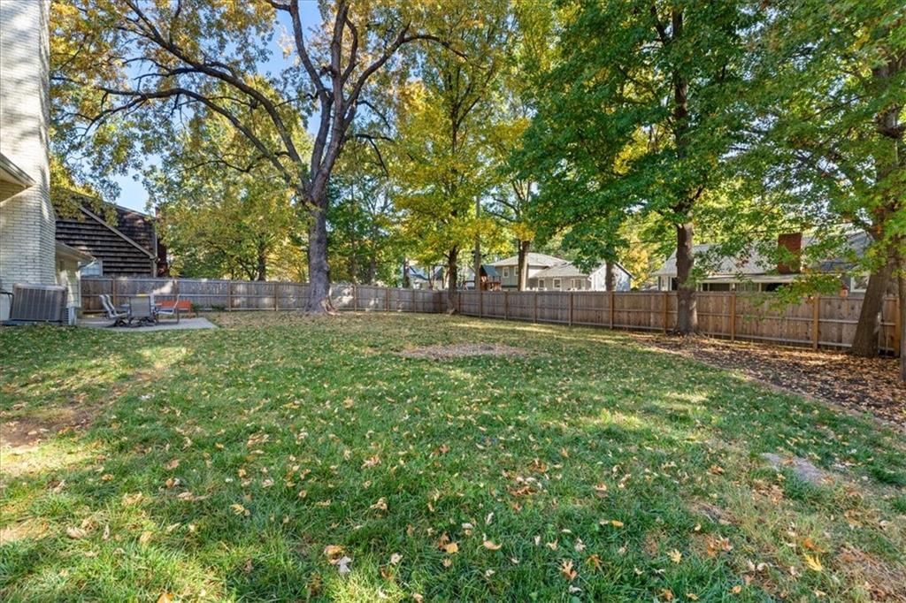 9757 Glenwood Street — photo 41