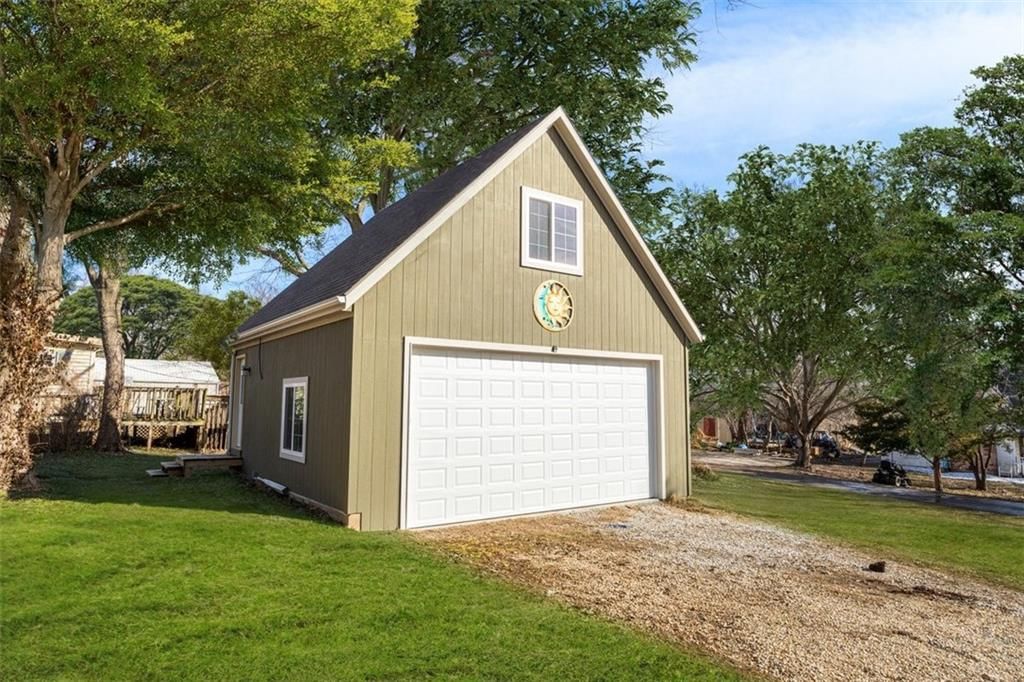 401 E Lucy Street — photo 2
