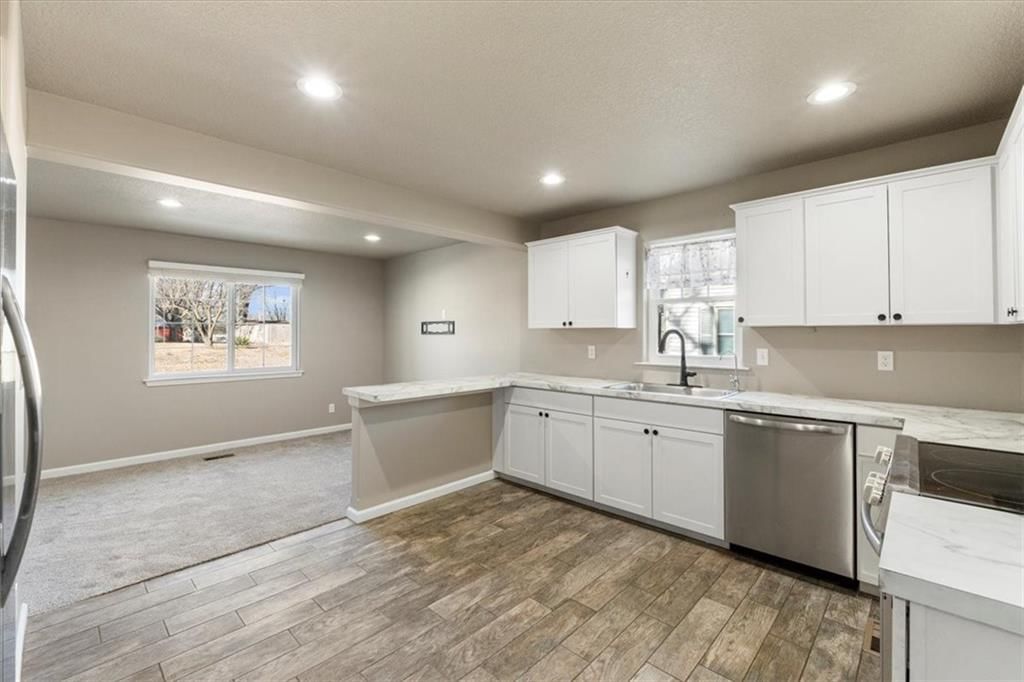 401 E Lucy Street — photo 13