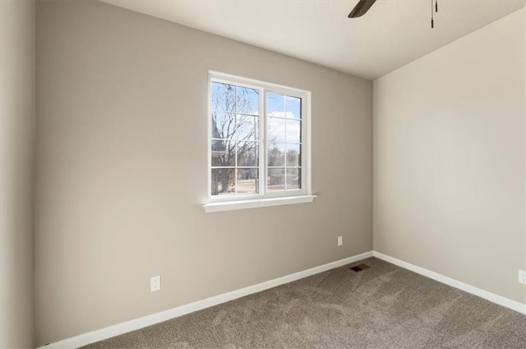 401 E Lucy Street — photo 21