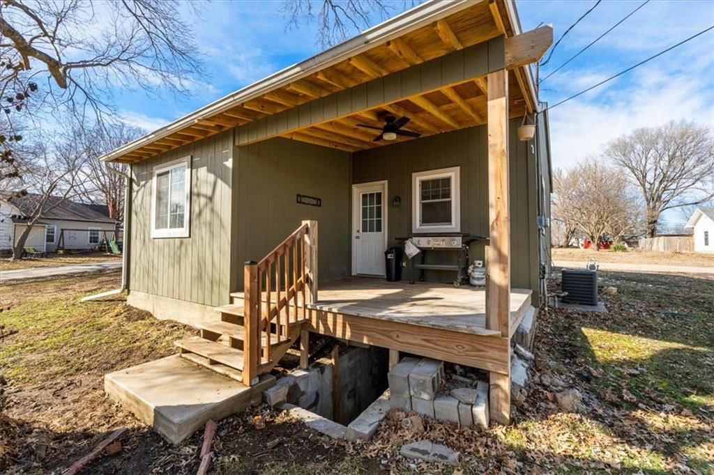 401 E Lucy Street — photo 22