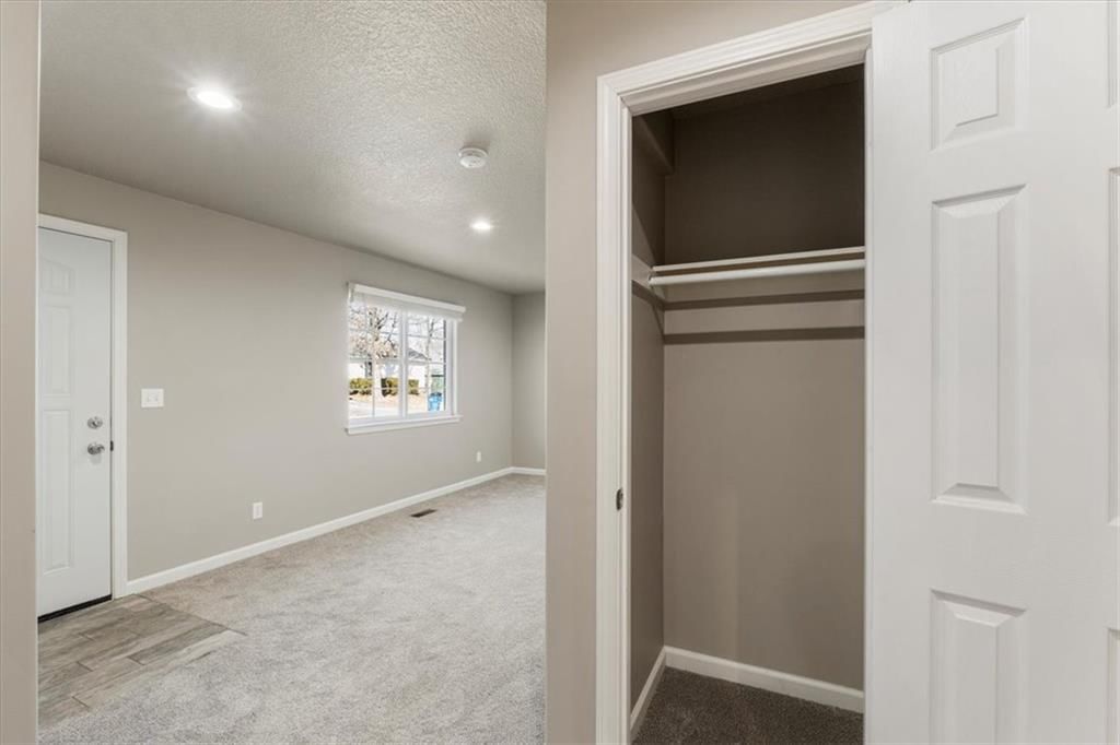401 E Lucy Street — photo 7