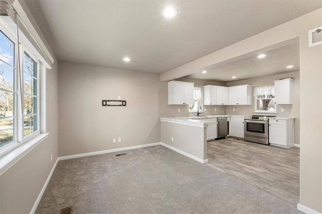 401 E Lucy Street — photo 8