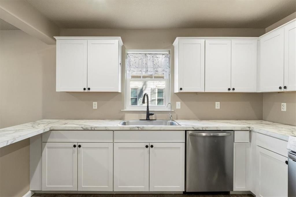 401 E Lucy Street — photo 9